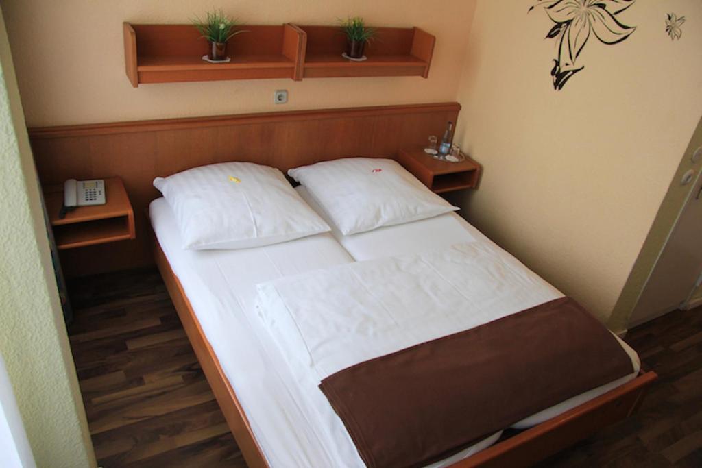 Hotel Columbia Berlin Room photo